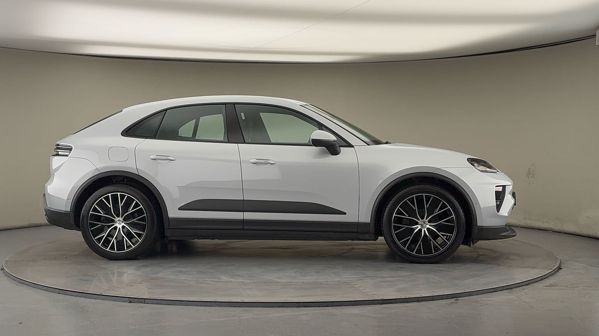 More views of Porsche Macan