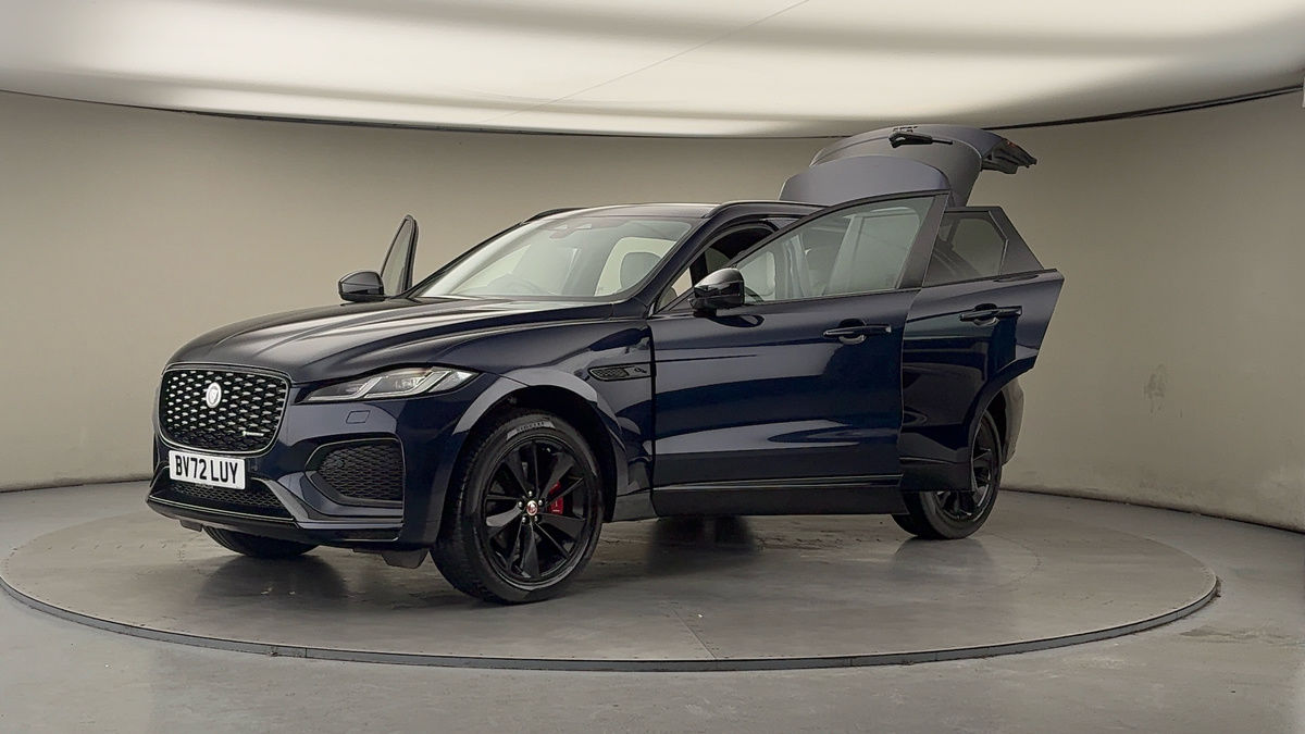 Jaguar F-PACE Image 22