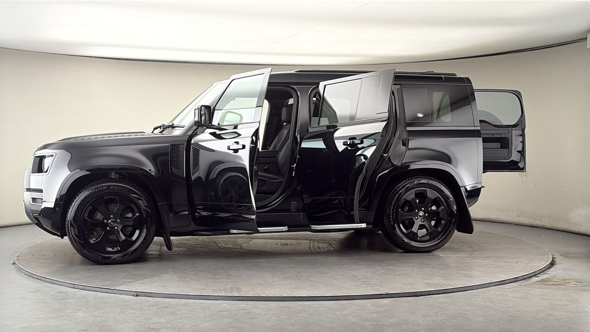 More views of Land Rover Defender 110