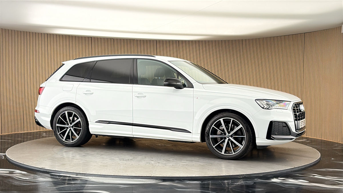 More views of Audi Q7