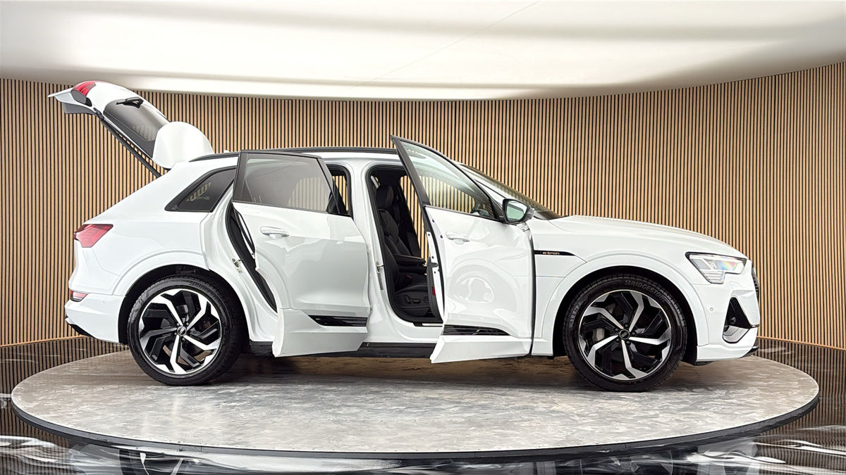 More views of Audi e-tron