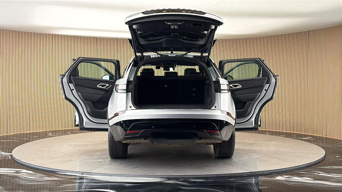 More views of Land Rover Range Rover Velar