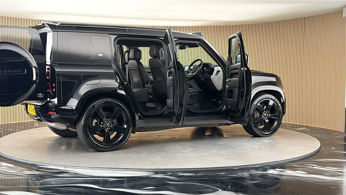 More views of Land Rover Defender 110