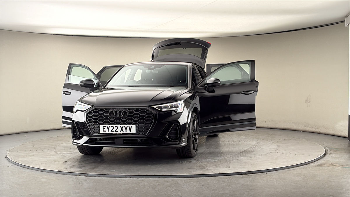 More views of Audi Q3