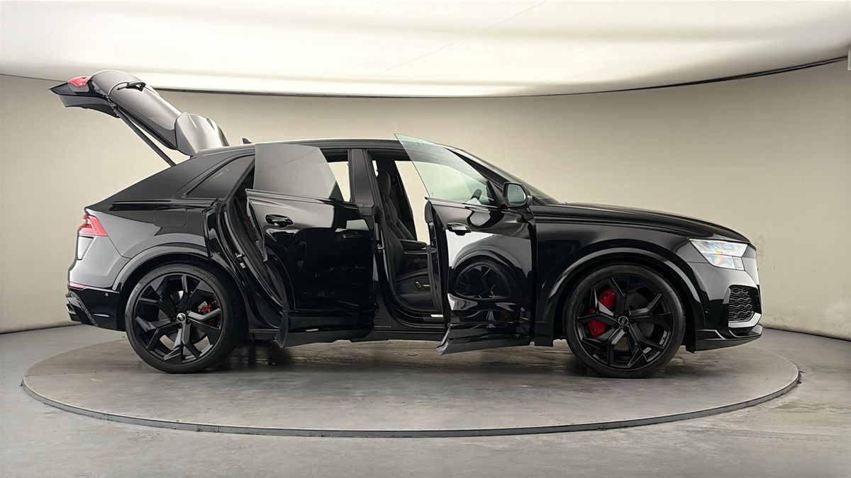 More views of Audi RSQ8