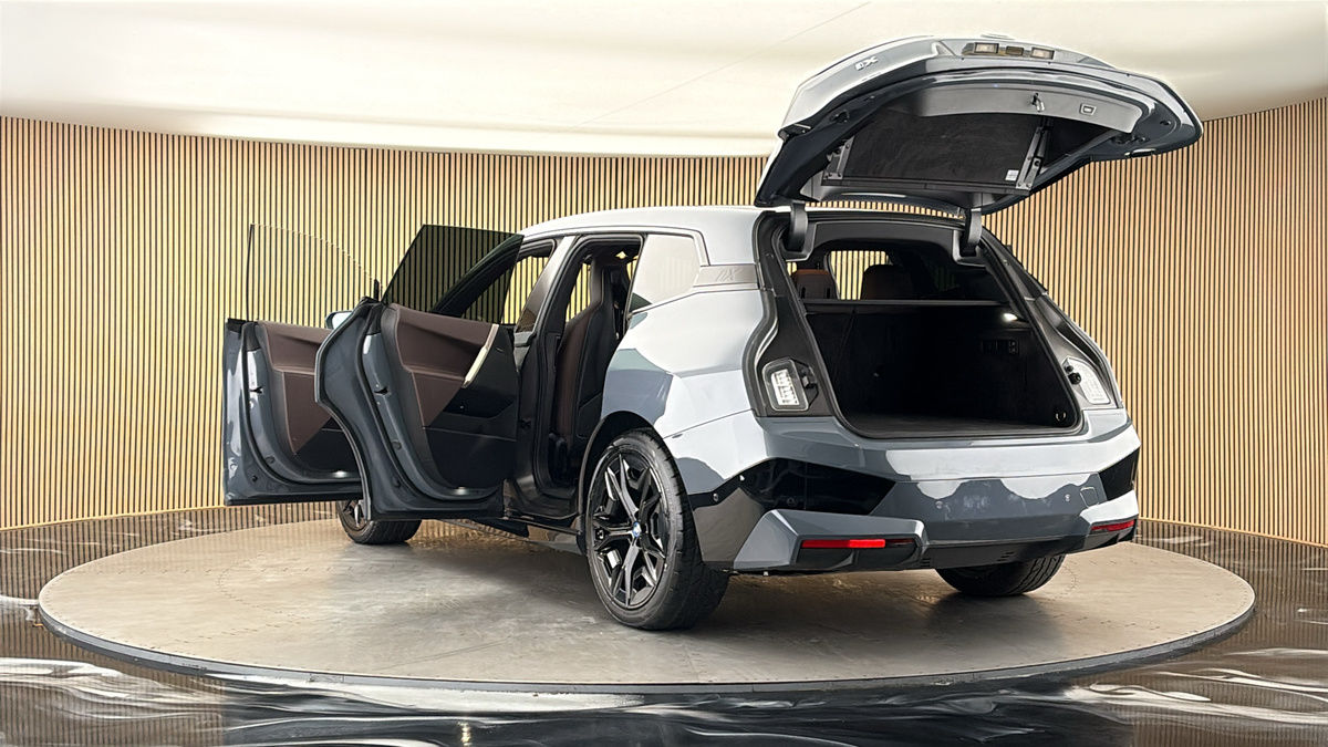 BMW iX Image 23