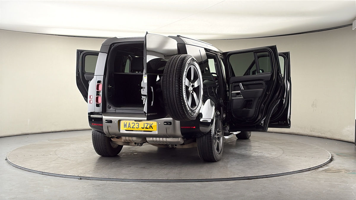 More views of Land Rover Defender 110