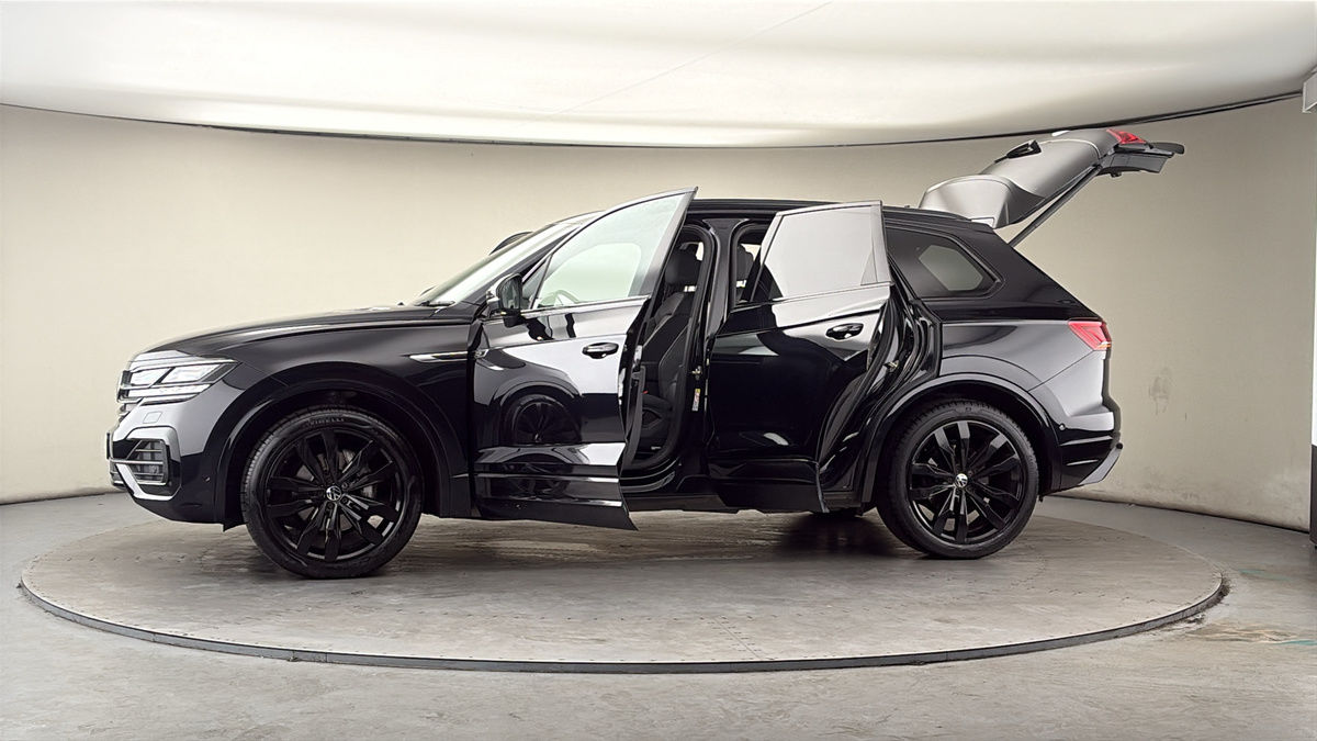 More views of Volkswagen Touareg