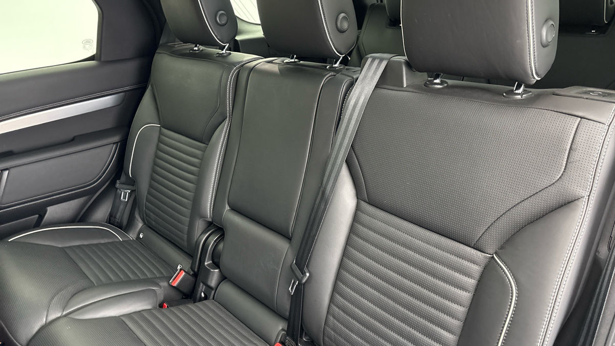 Land Rover Discovery Image 8