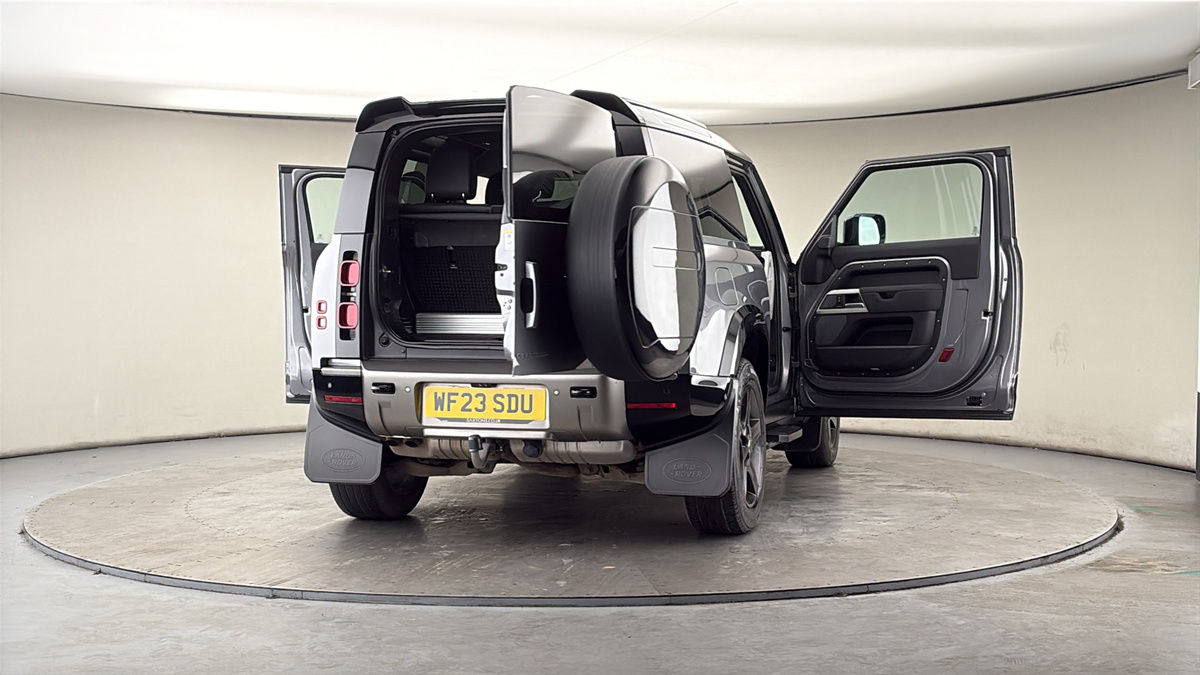 More views of Land Rover Defender 90