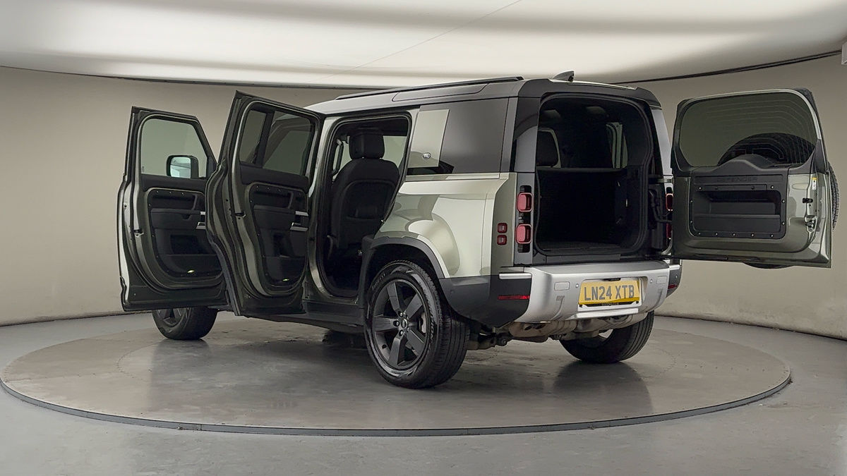 More views of Land Rover Defender 110