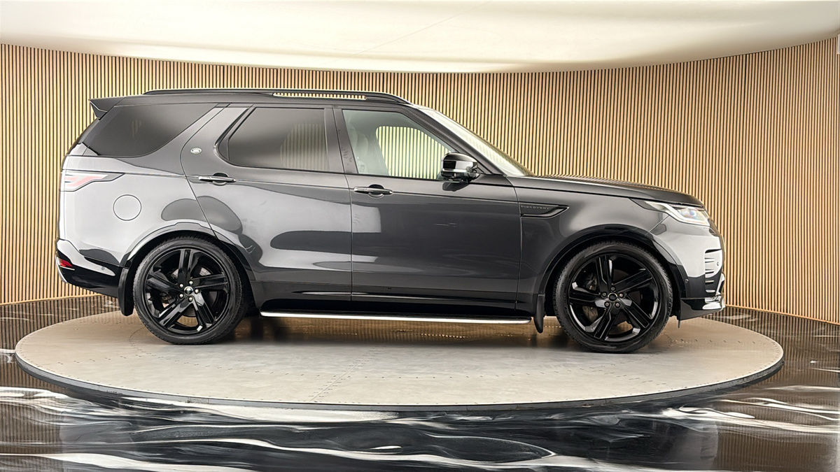 More views of Land Rover Discovery
