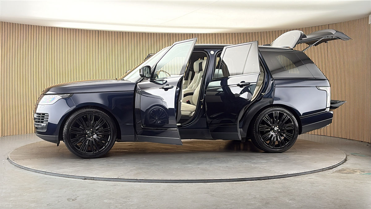 More views of Land Rover Range Rover