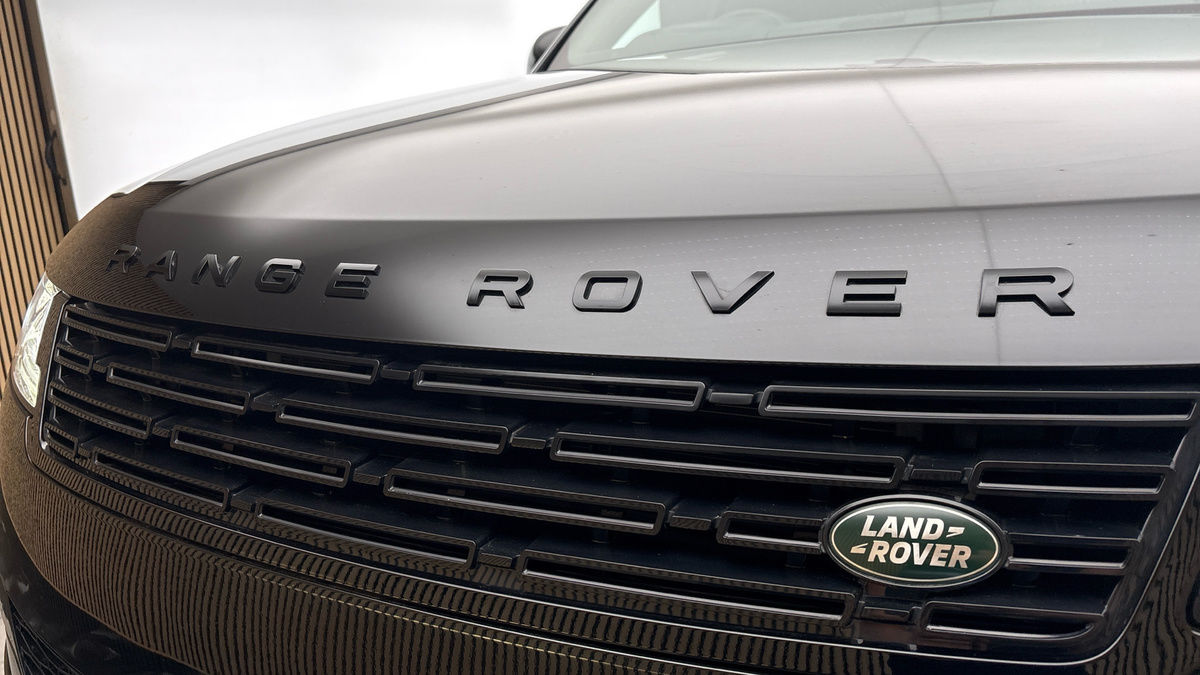 Land Rover Range Rover Sport Image 24