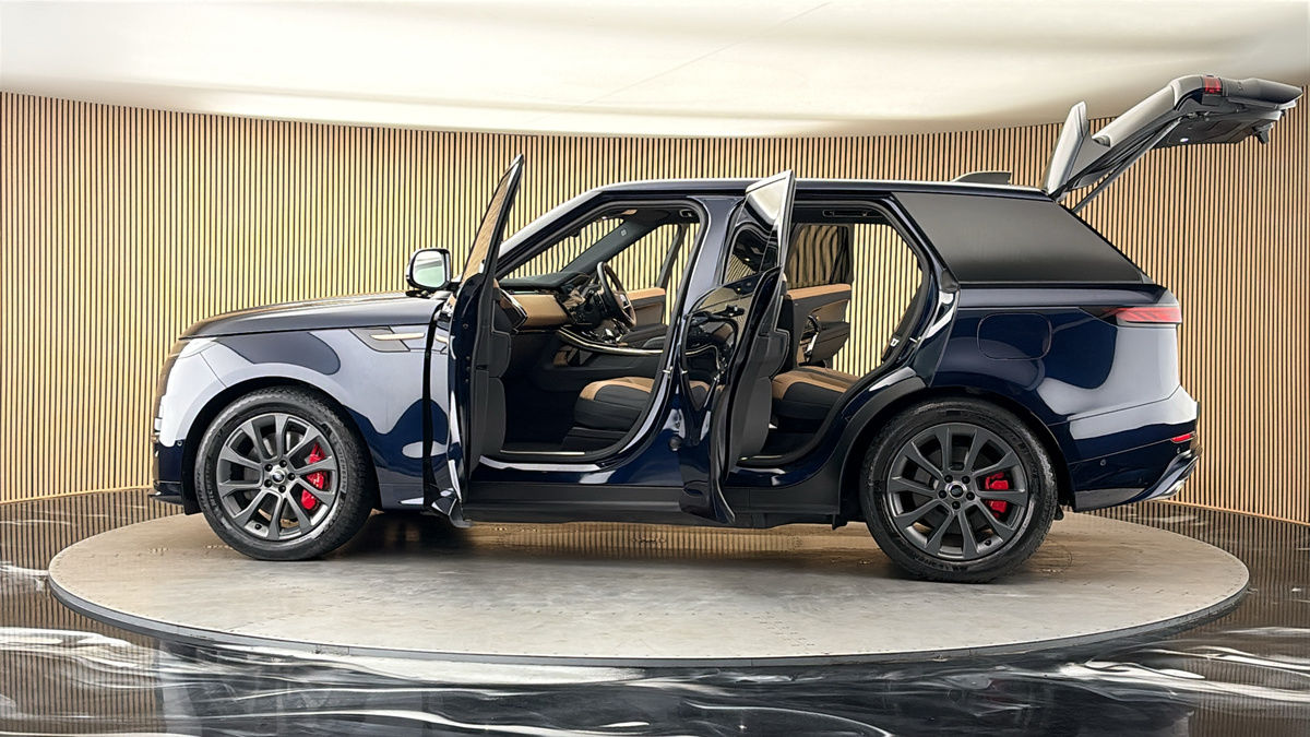 More views of Land Rover Range Rover Sport