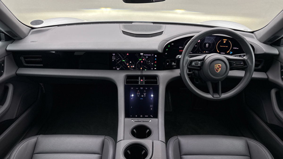 Porsche Taycan Image 12