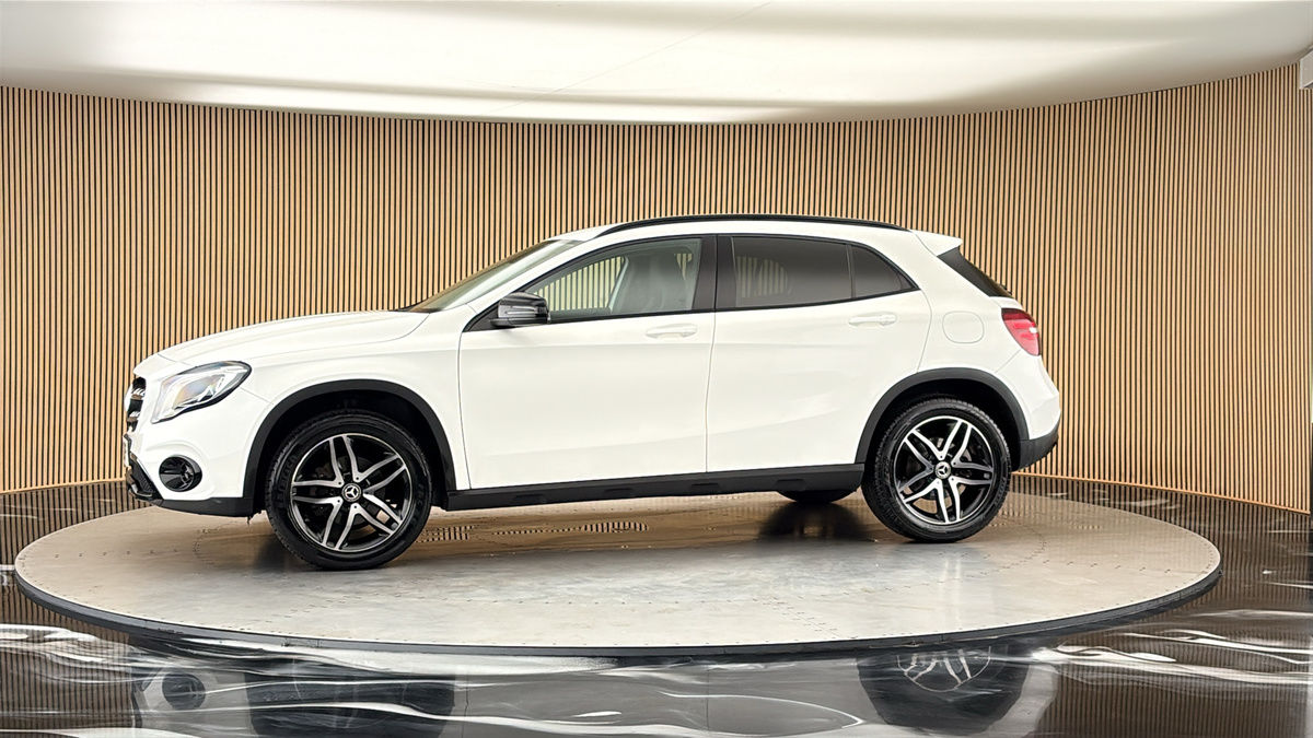 More views of Mercedes-Benz GLA