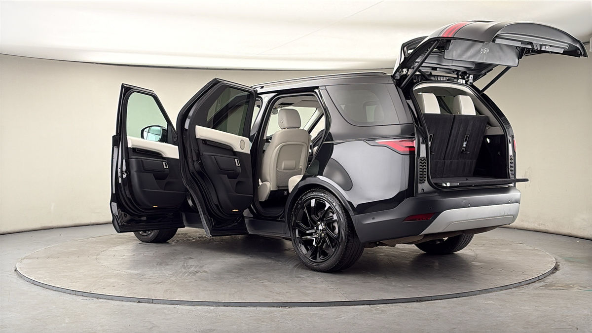 More views of Land Rover Discovery