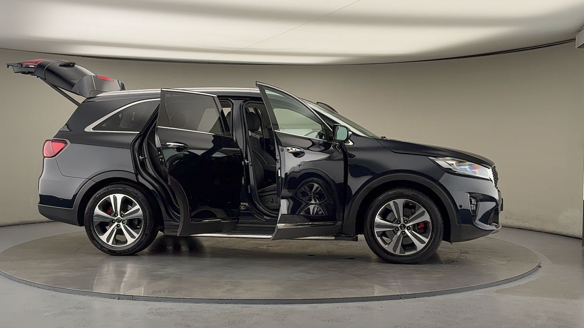 More views of Kia Sorento