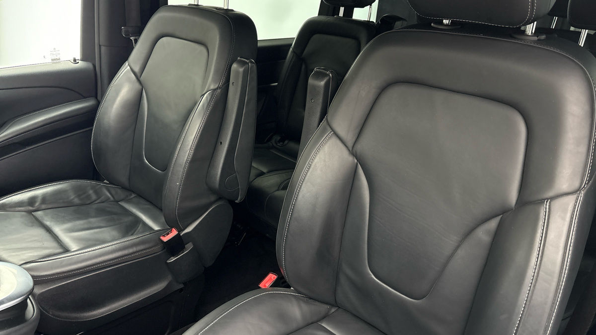 Mercedes-Benz V Class Image 7