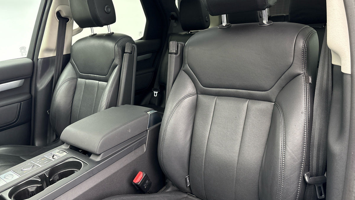 Land Rover Discovery Image 7