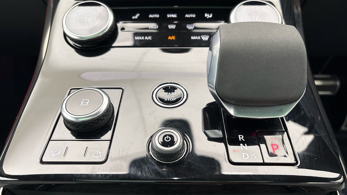 Land Rover Range Rover Sport Image 33