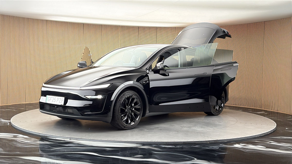 Tesla Model Y Image 22
