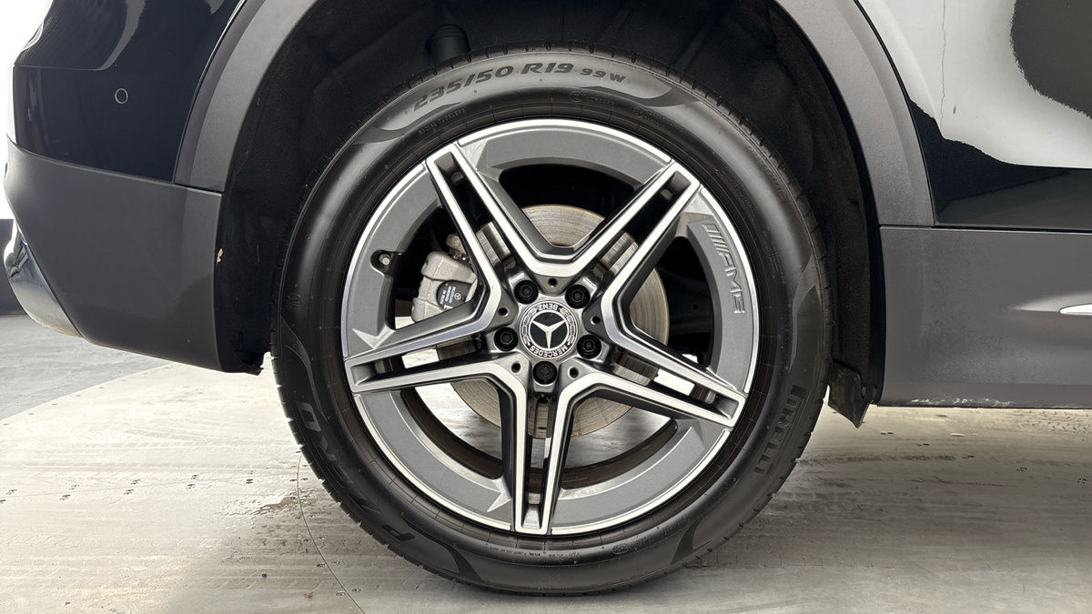 Mercedes-Benz GLB Image 10