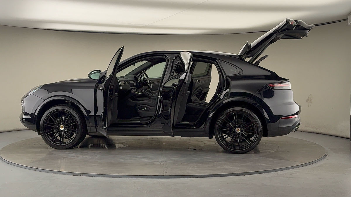 More views of Porsche Cayenne