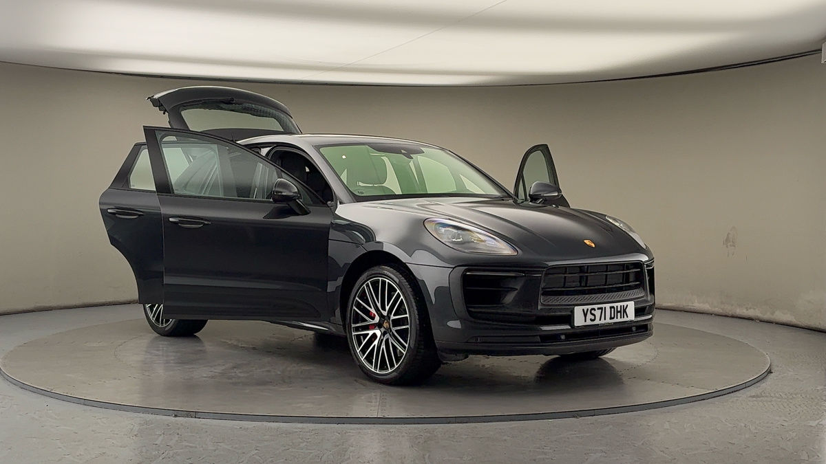 More views of Porsche Macan