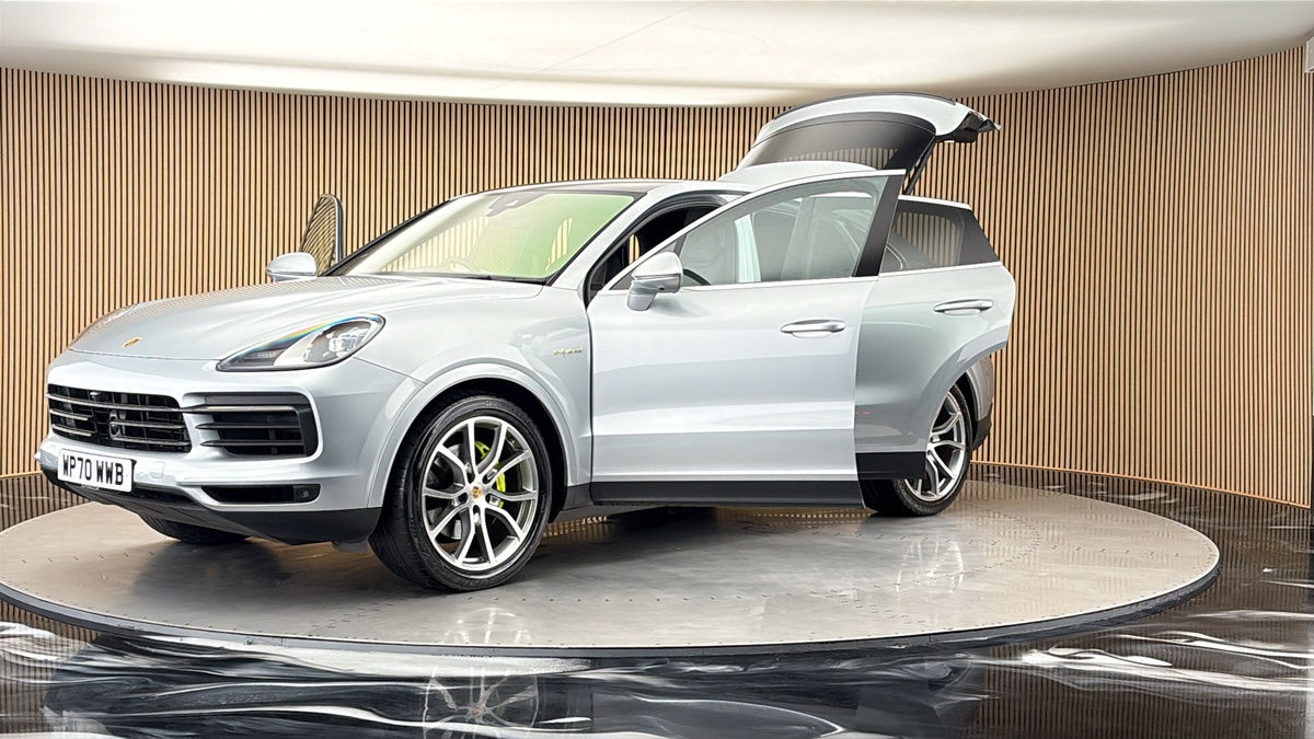 Porsche Cayenne Image 22