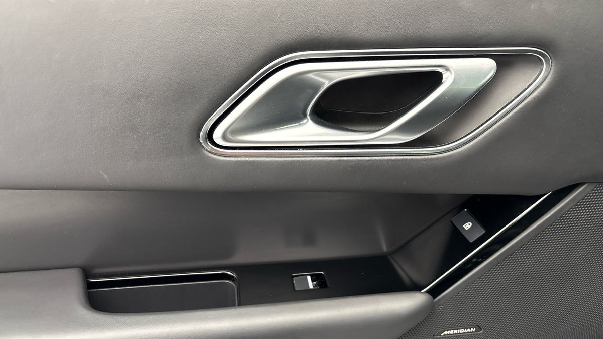 Land Rover Range Rover Velar Image 19