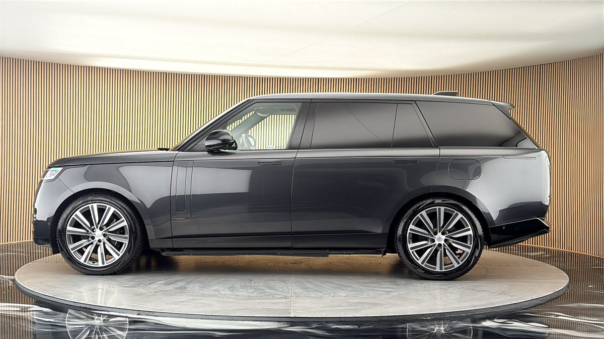 More views of Land Rover Range Rover