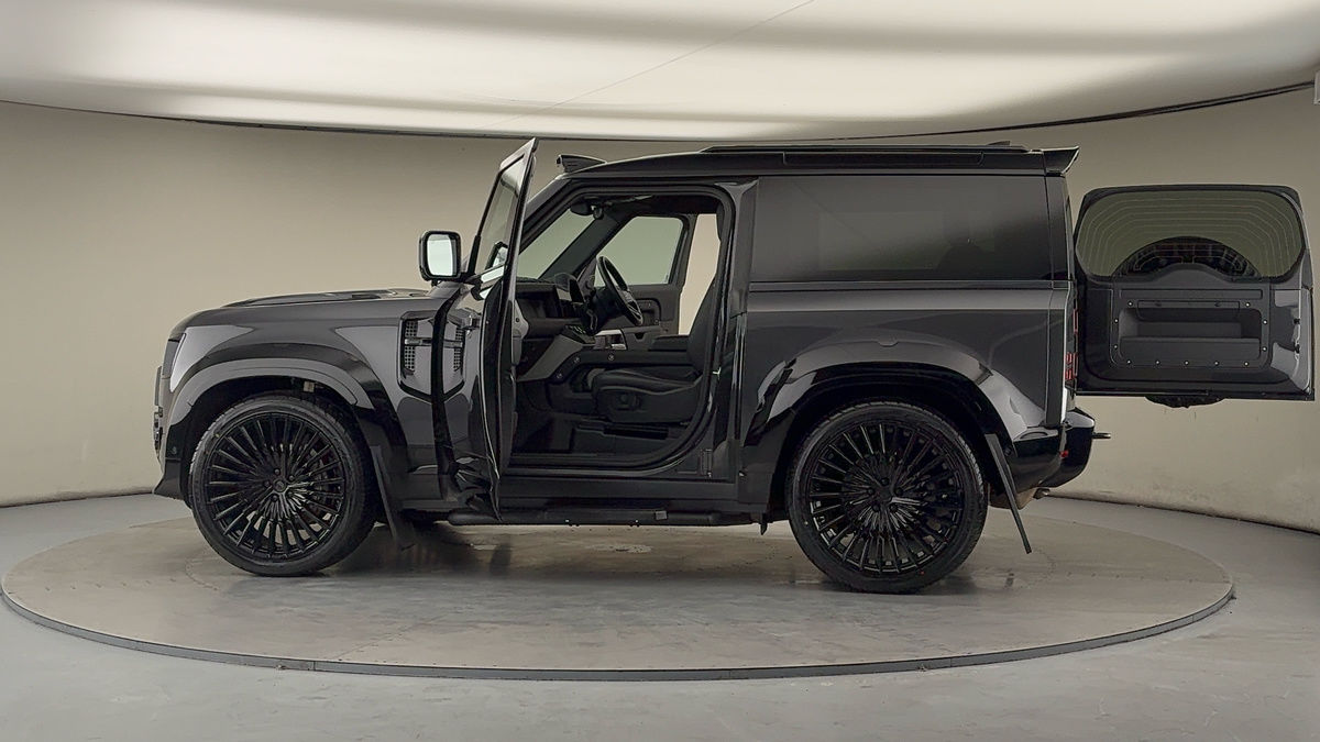 More views of Land Rover Defender 90