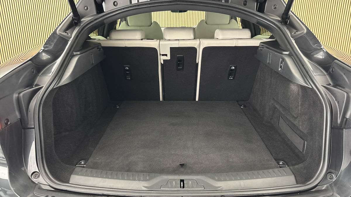 Jaguar I-PACE Image 11