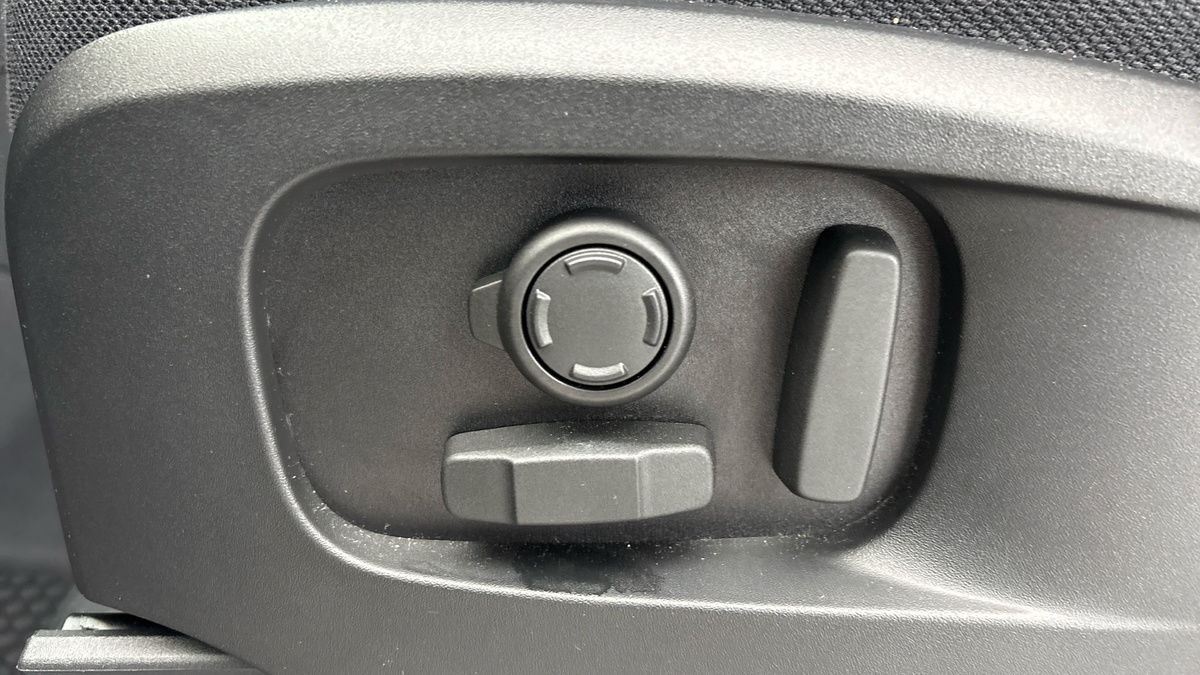 Land Rover Defender 90 Image 37