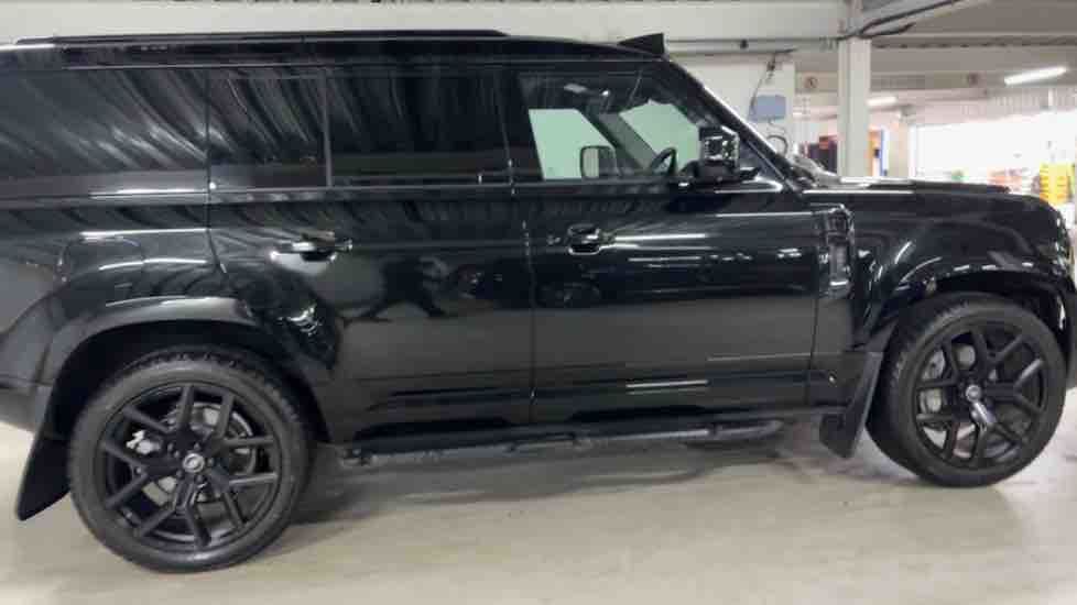 More views of Land Rover Defender 110