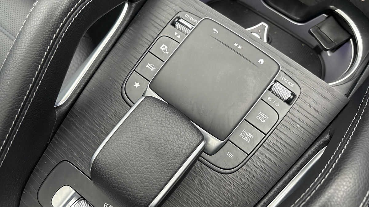 Mercedes-Benz GLS Image 32