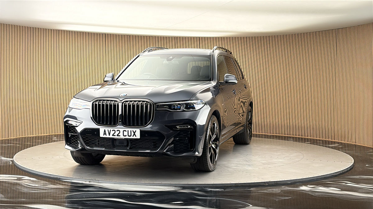 More views of BMW X7