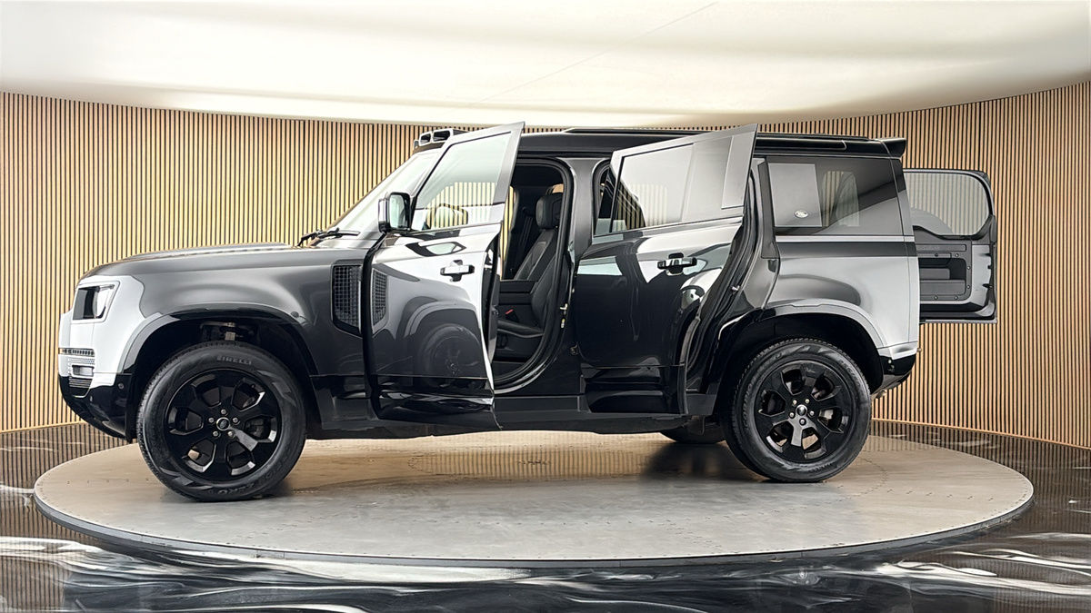 More views of Land Rover Defender 110