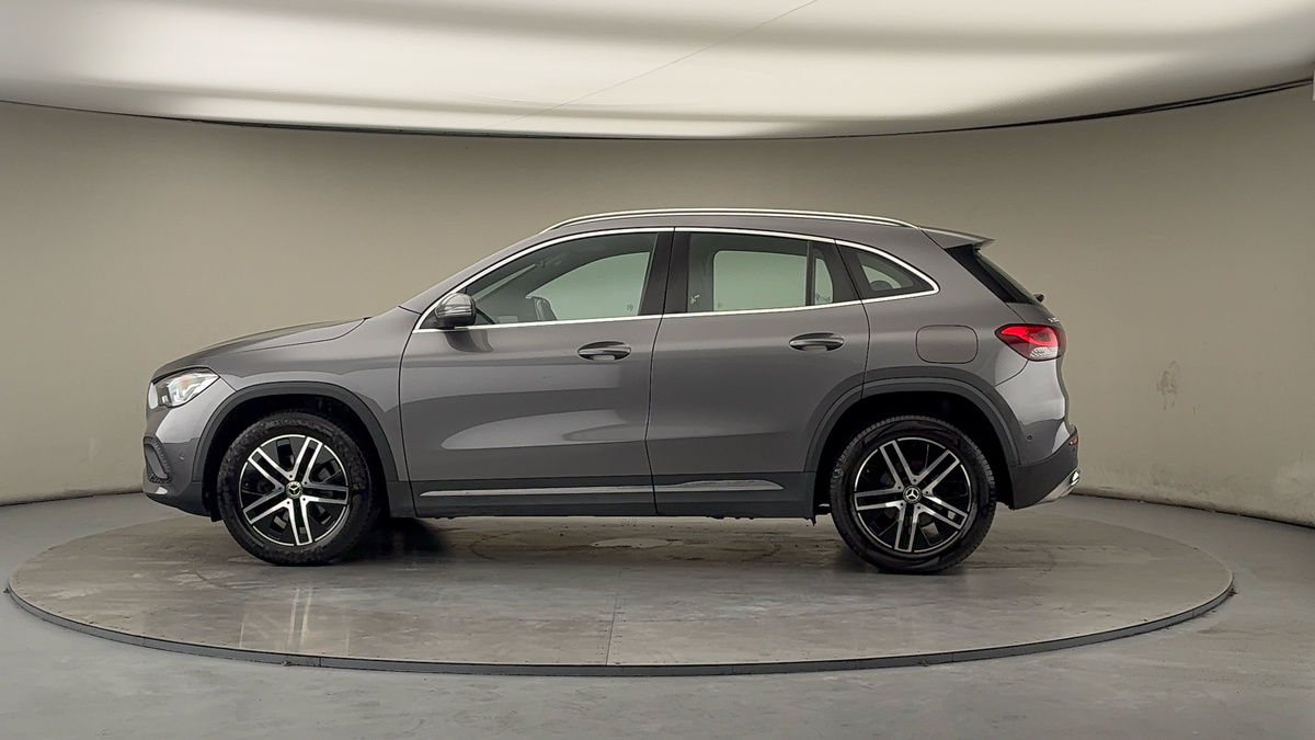 More views of Mercedes-Benz GLA