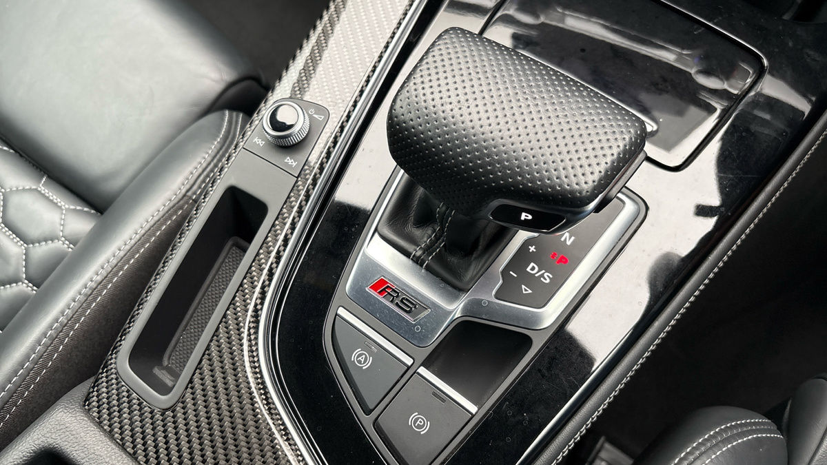 Audi RS4 Avant Image 6