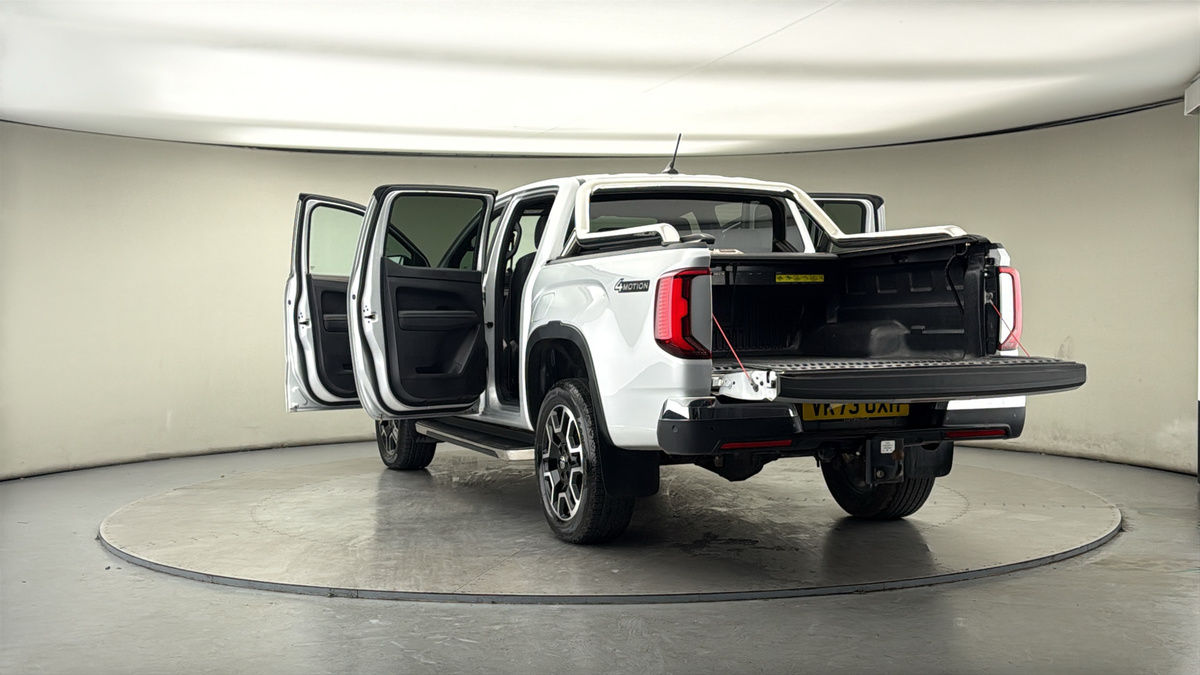 More views of Volkswagen Amarok