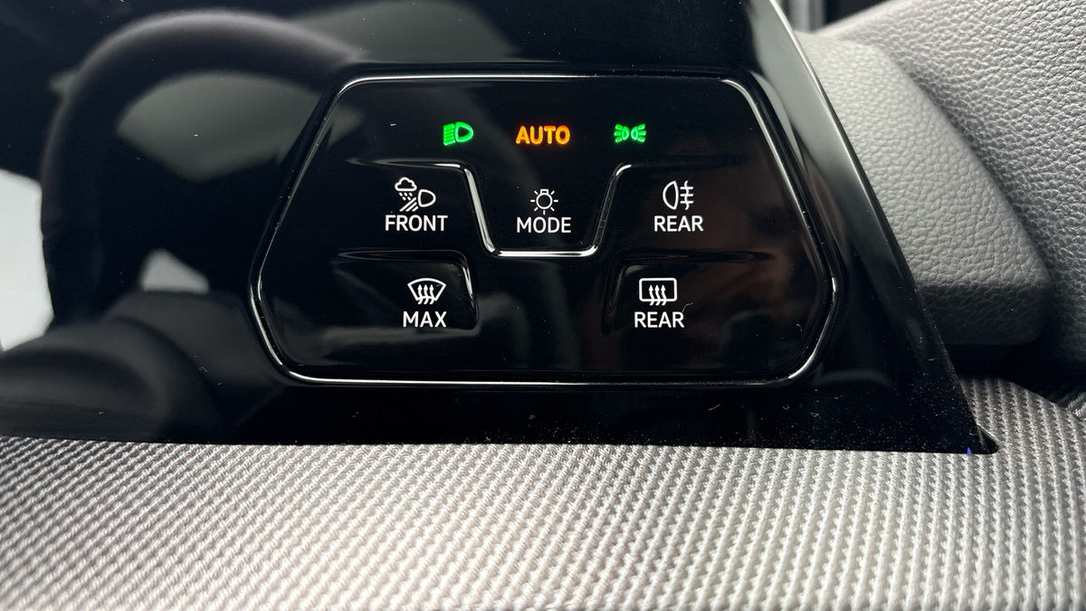 Volkswagen Golf Image 26