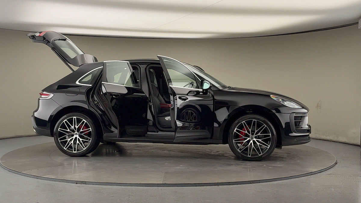 More views of Porsche Macan