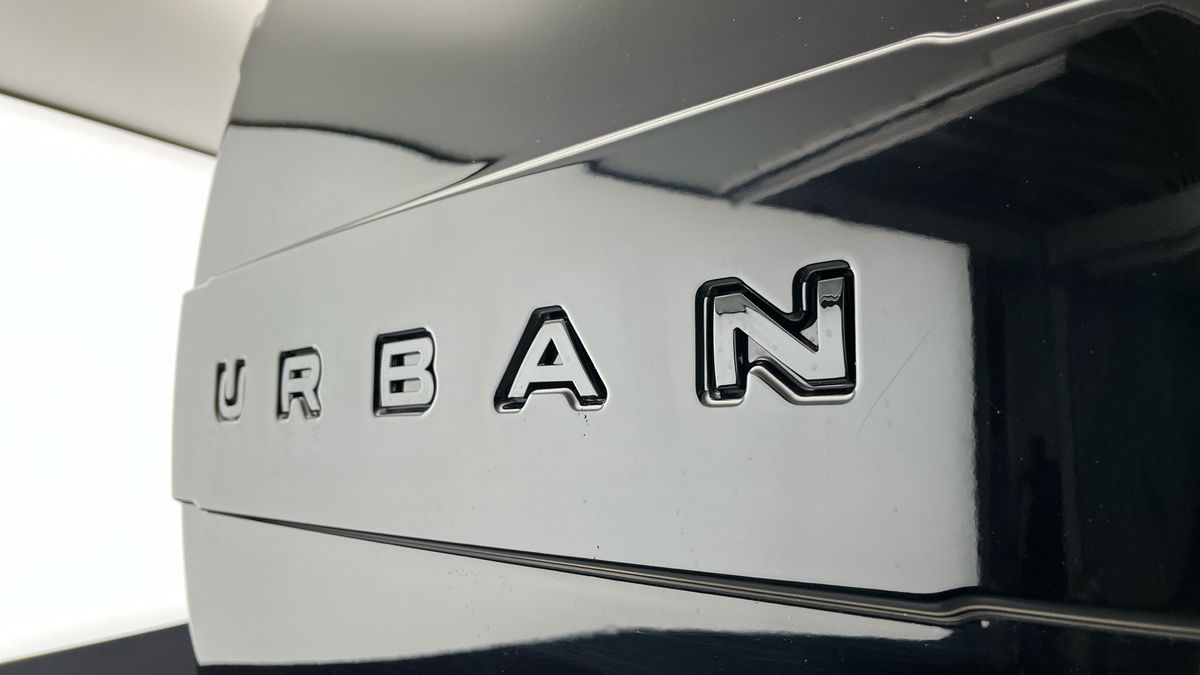 Land Rover Defender 90 Urban Image 25