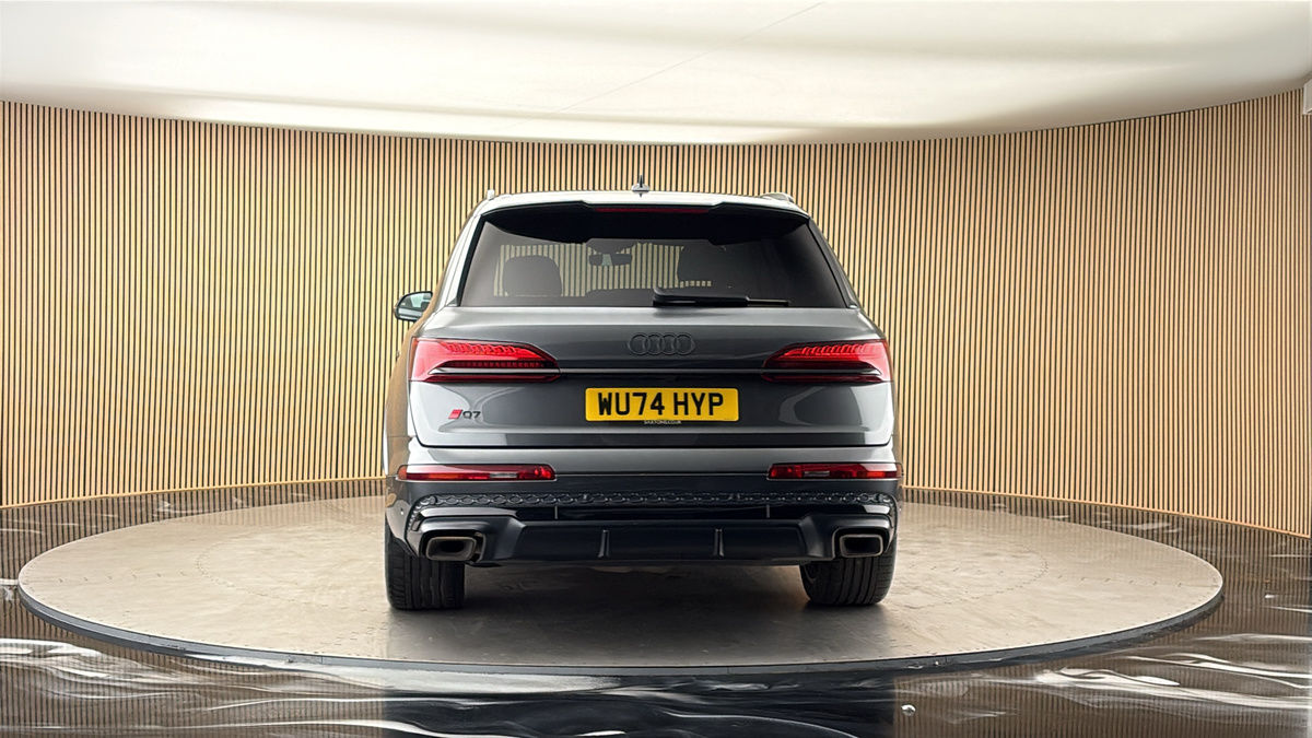 More views of Audi Q7