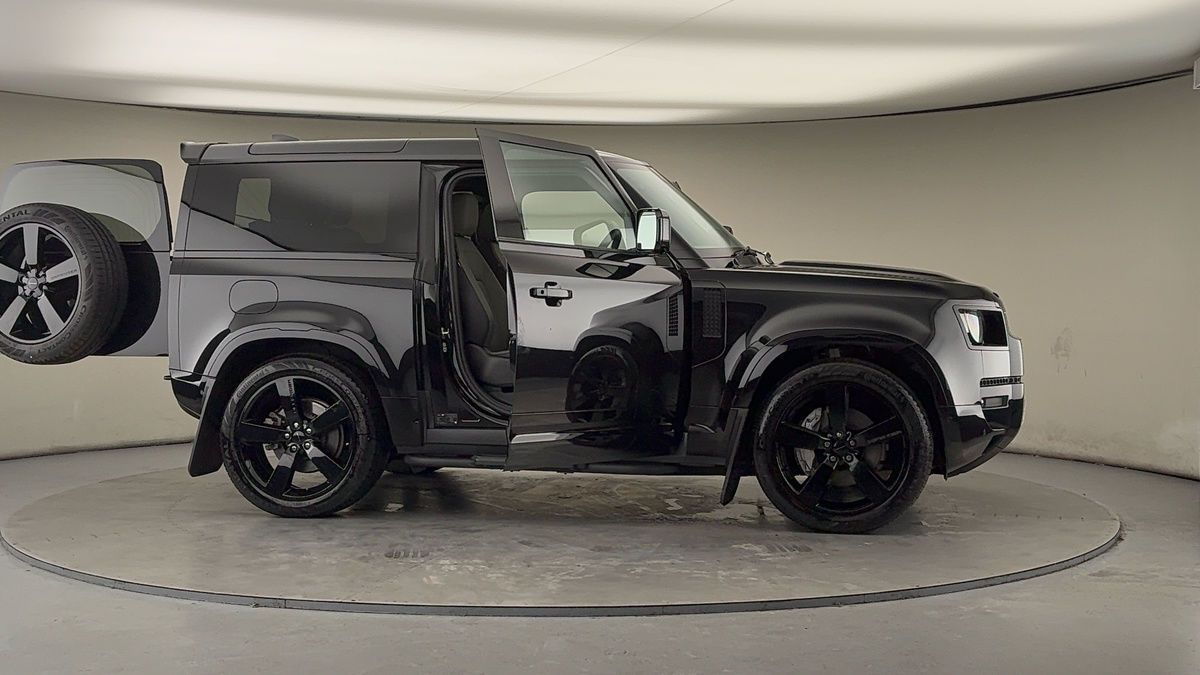 More views of Land Rover Defender 90