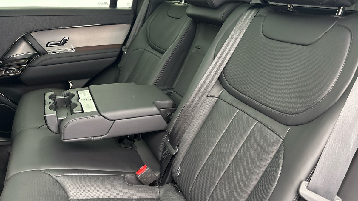 Land Rover Range Rover Sport Image 9