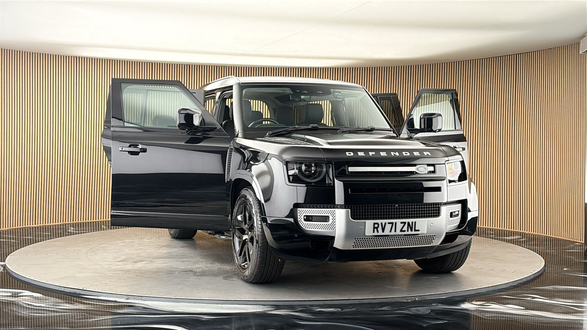More views of Land Rover Defender 110